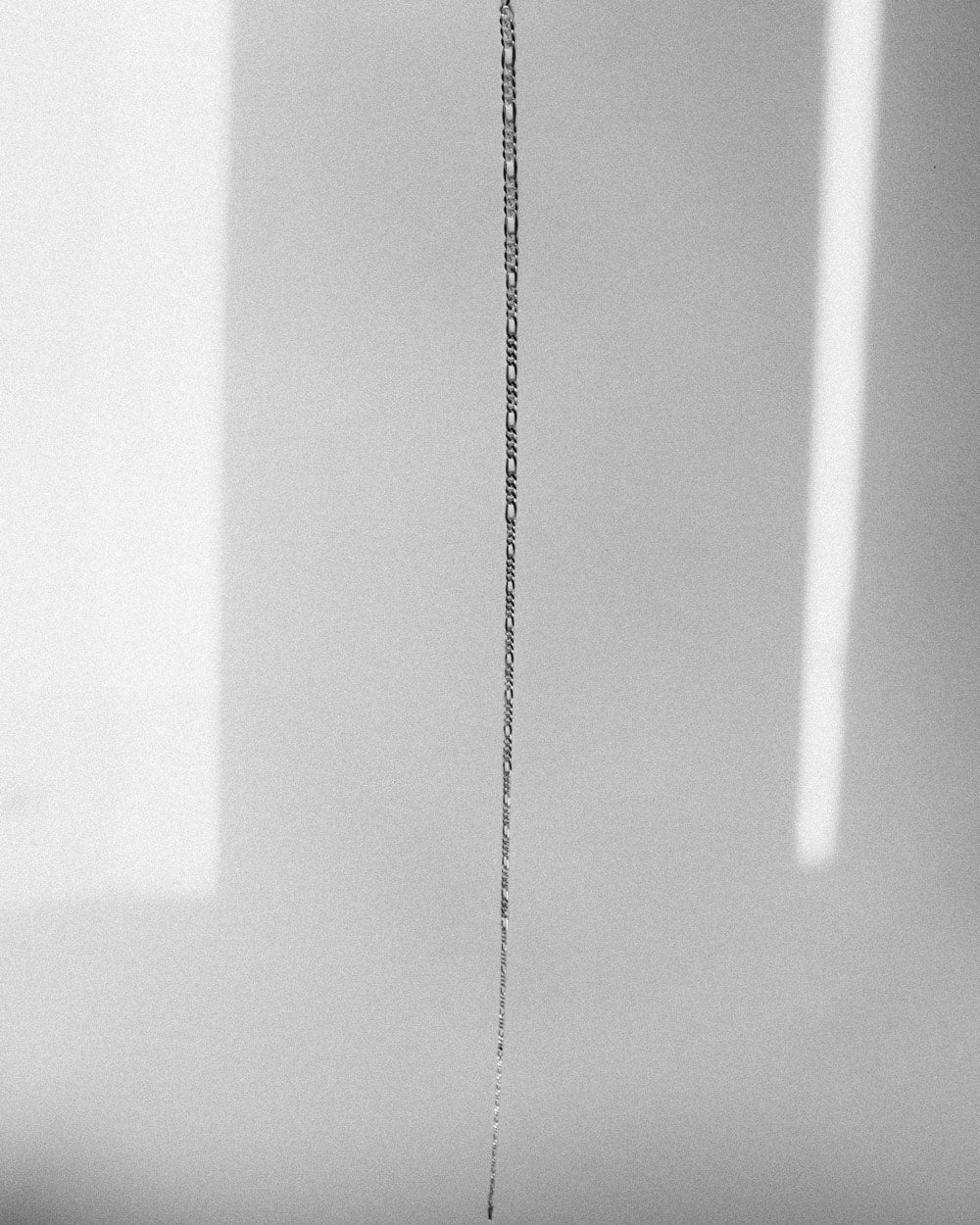 cascading figaro chain big to small links