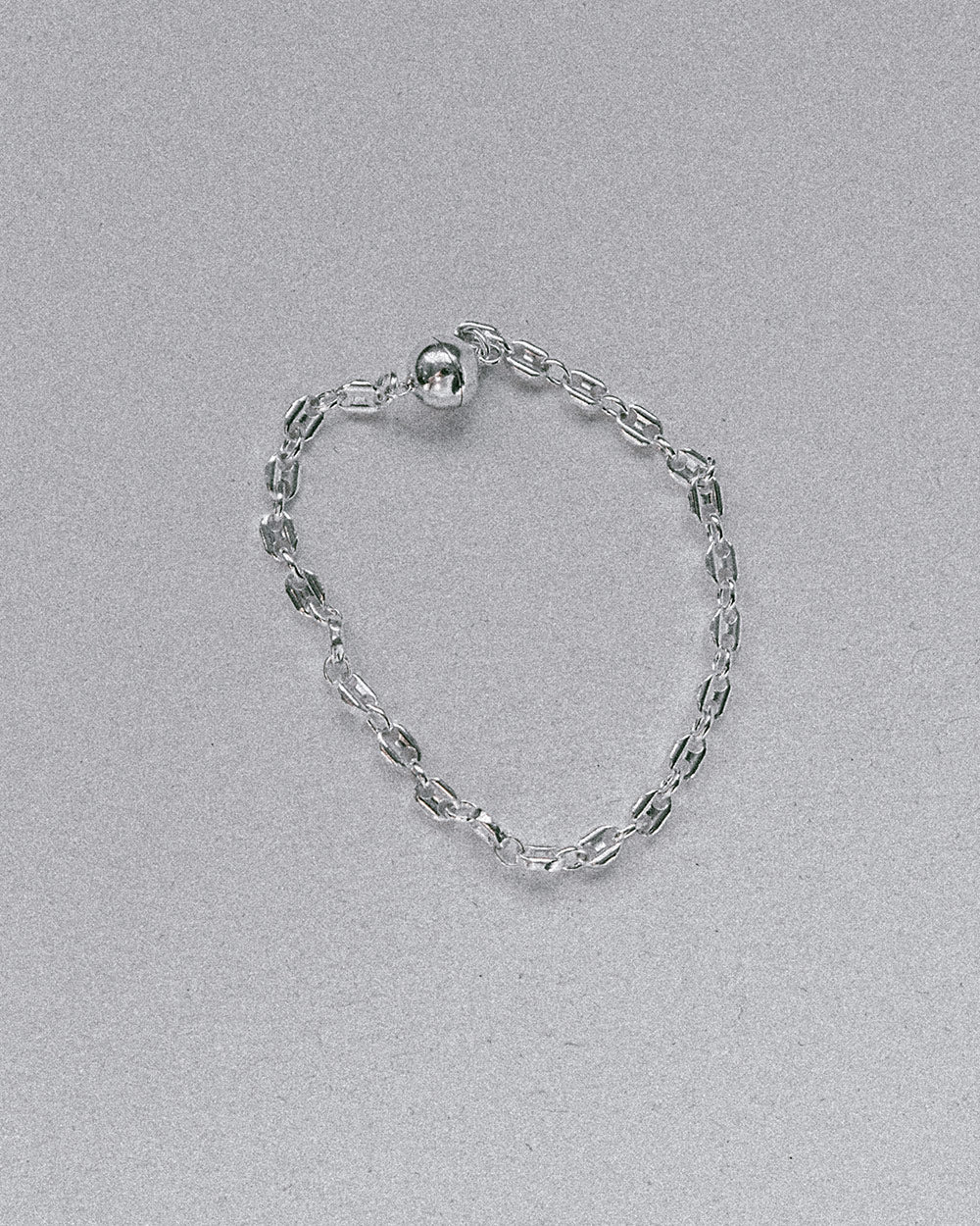 soft and sticky magnetic spherical clasp